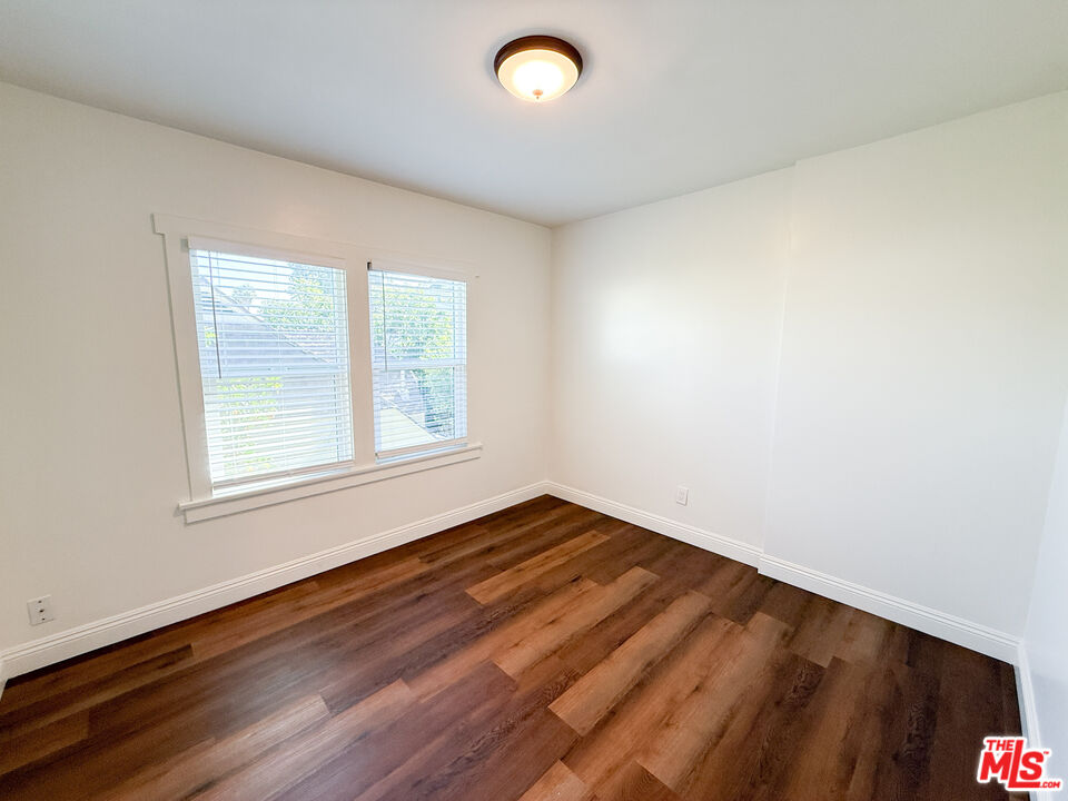 340 S Benton Way