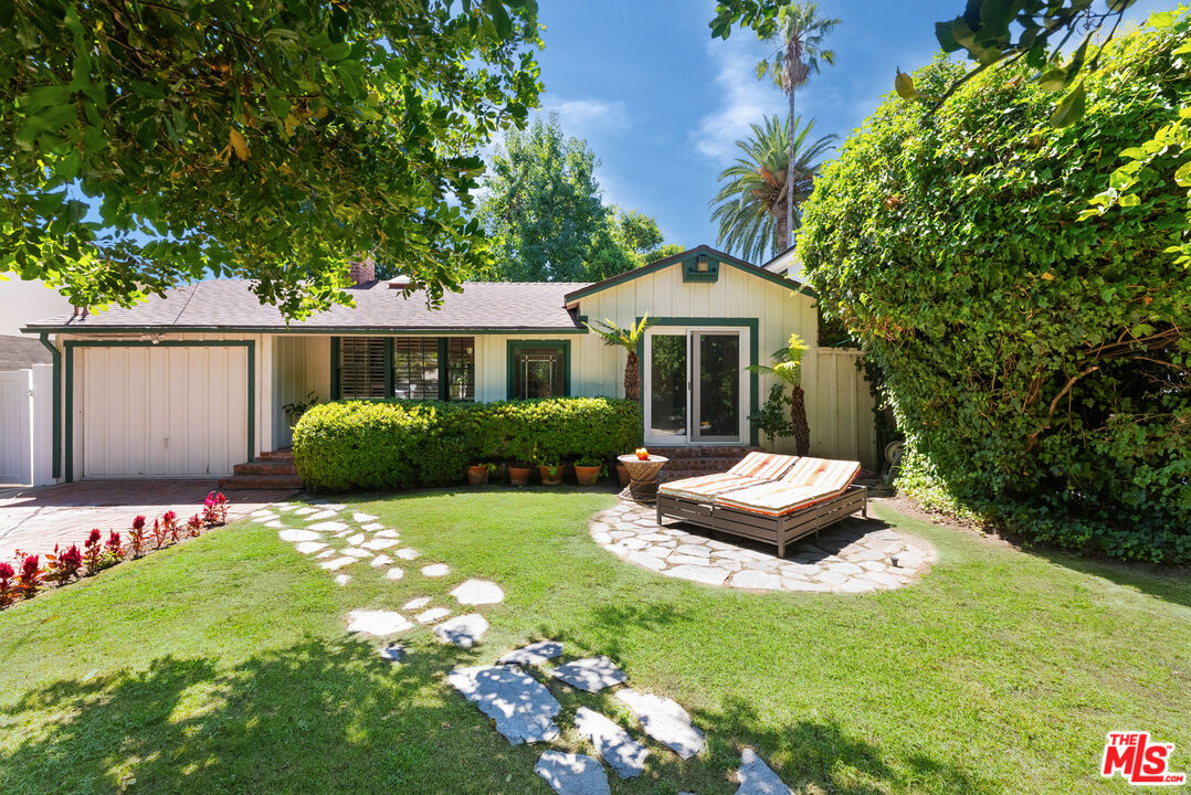 12744 Sarah St