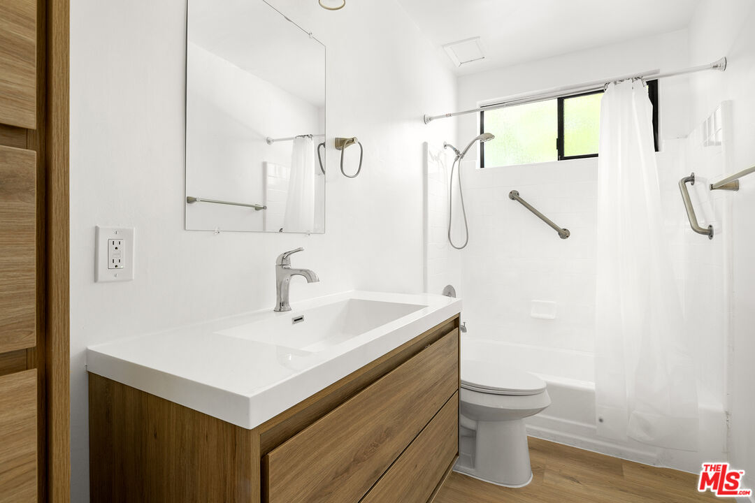 340 N Palm Dr Unit: Unit 2
