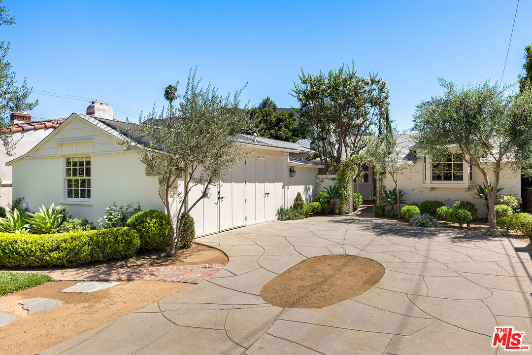 4218 Warner Blvd