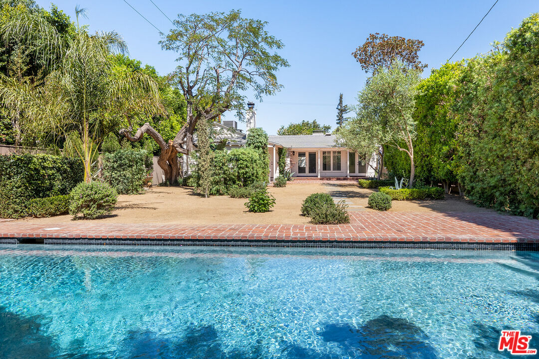 4218 Warner Blvd