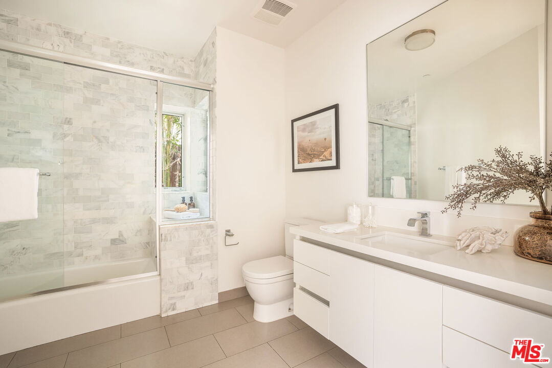616 N Croft Ave Unit: 1