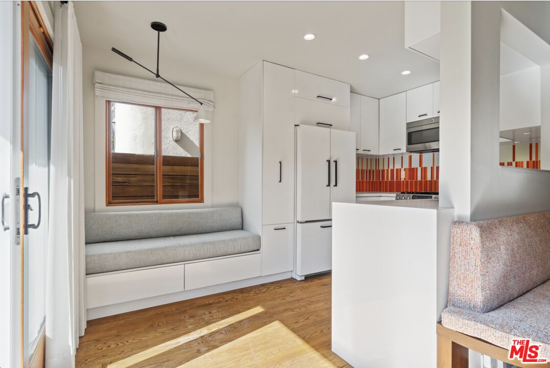 27 18th Ave