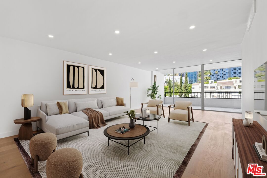 1100 Alta Loma Rd Unit: 902