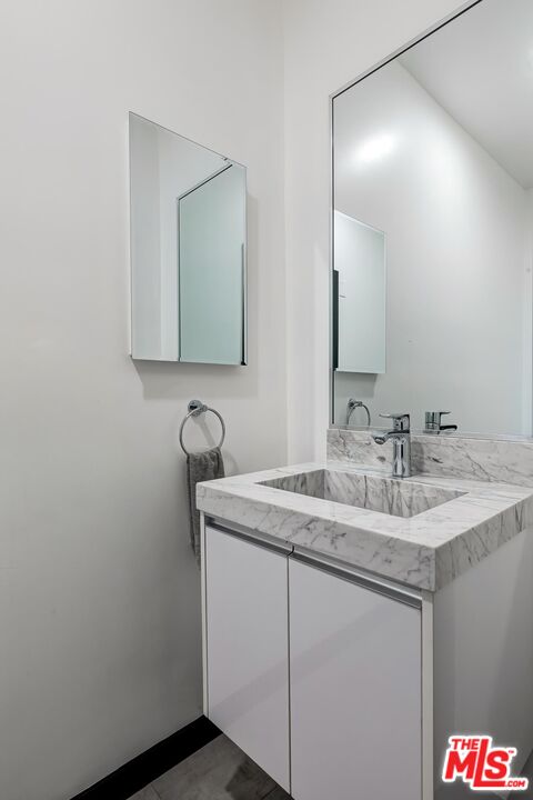 1223 Larrabee St Unit: 1