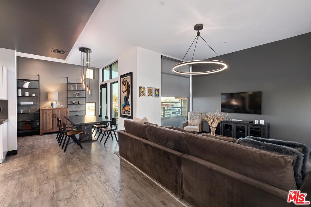 1223 Larrabee St Unit: 1