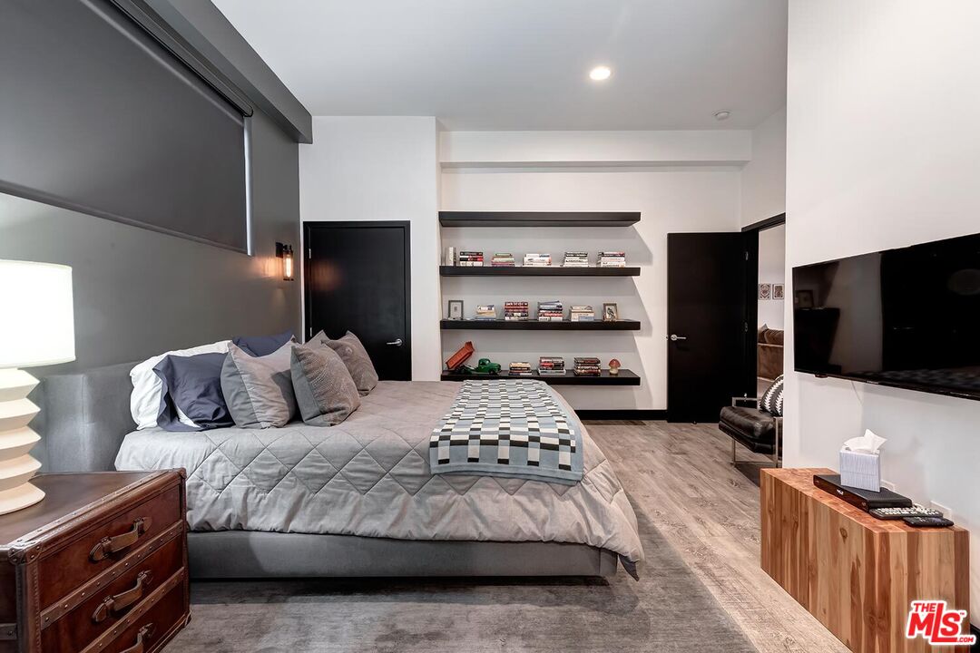 1223 Larrabee St Unit: 1