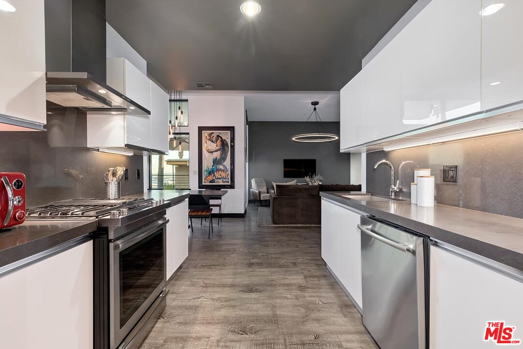 1223 Larrabee St Unit: 1