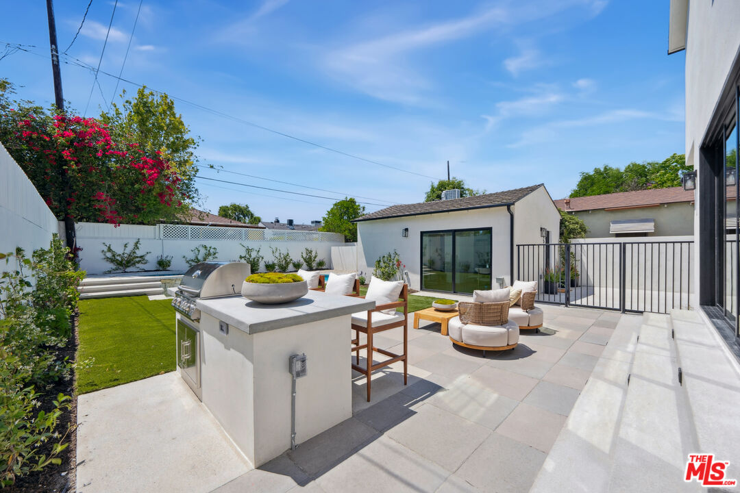 4949 Sancola Ave