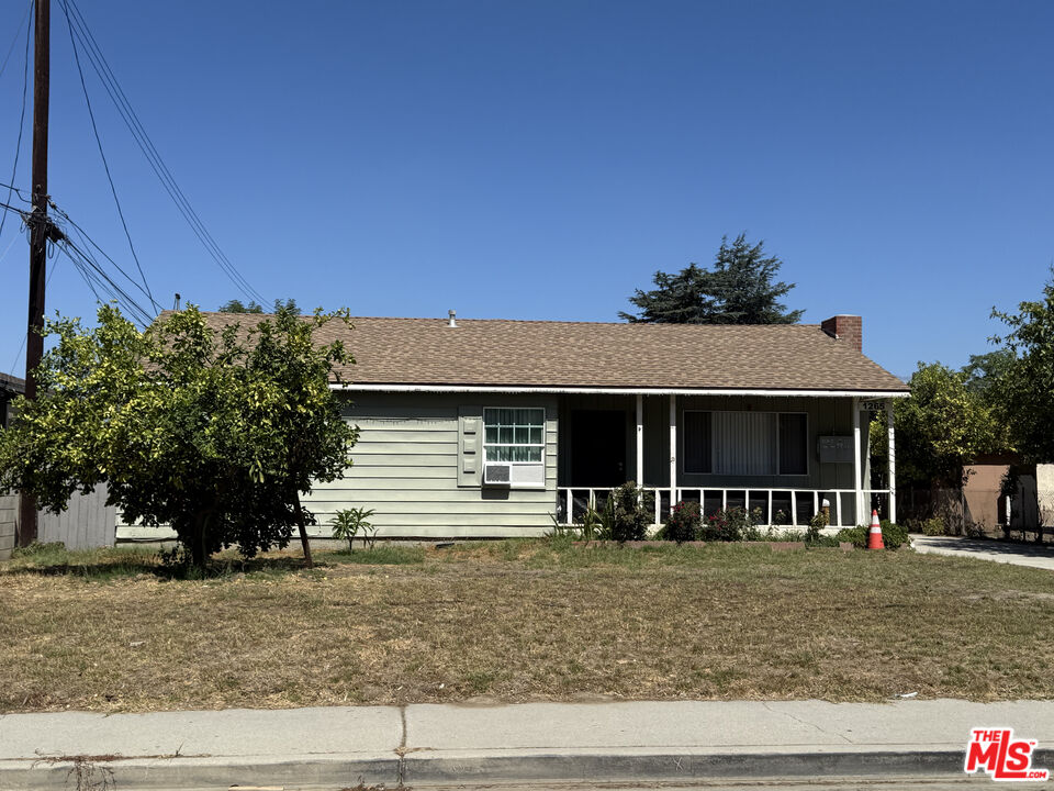 1261 W Fernleaf Ave