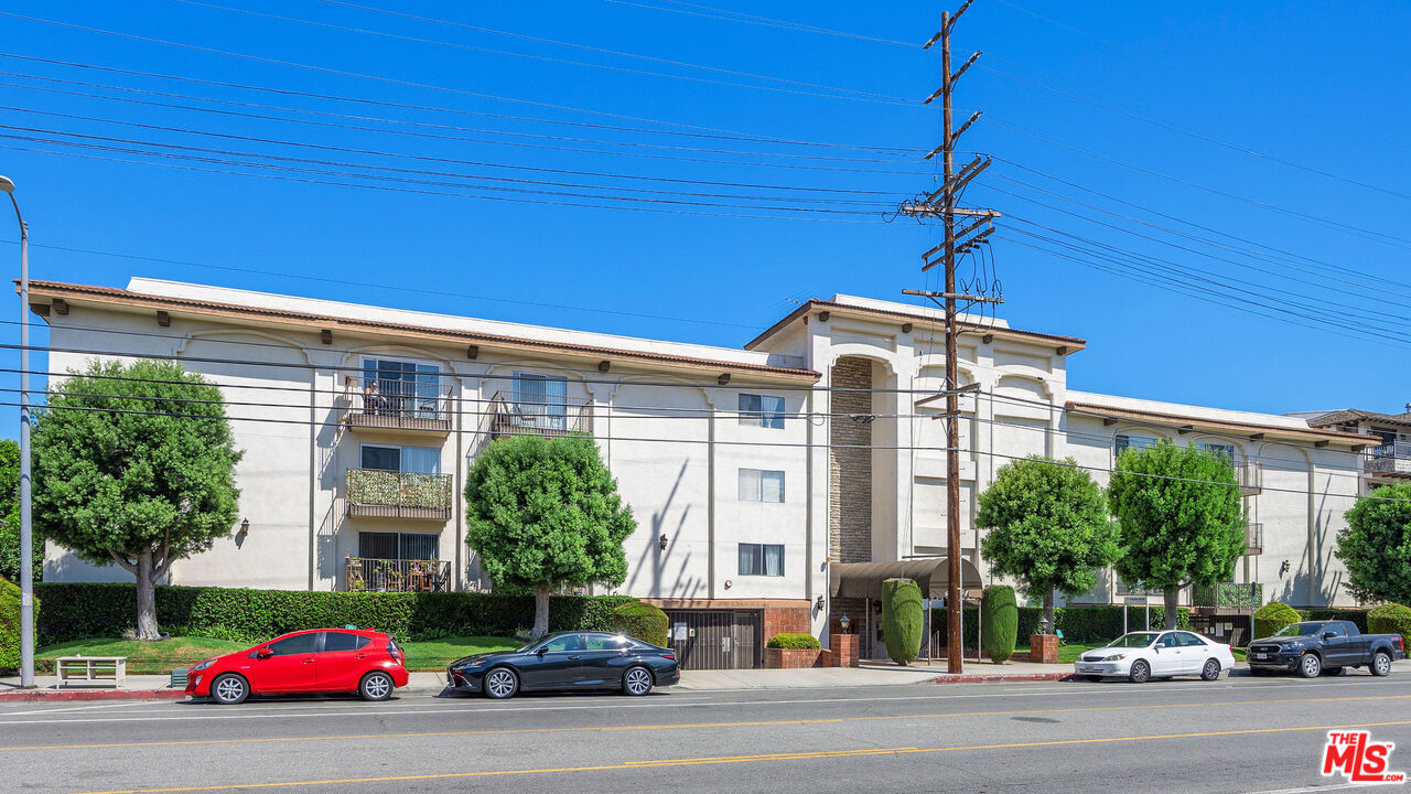 12801 Moorpark St Unit: 313