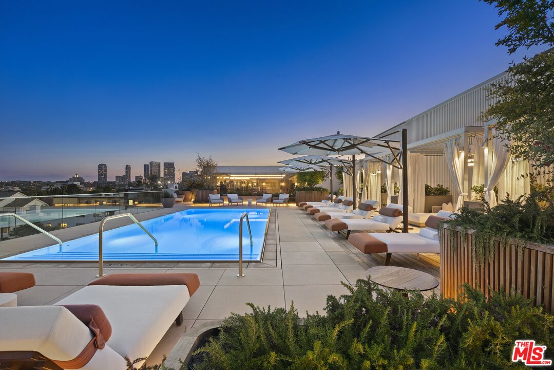 9200 Wilshire Blvd Unit: 301W