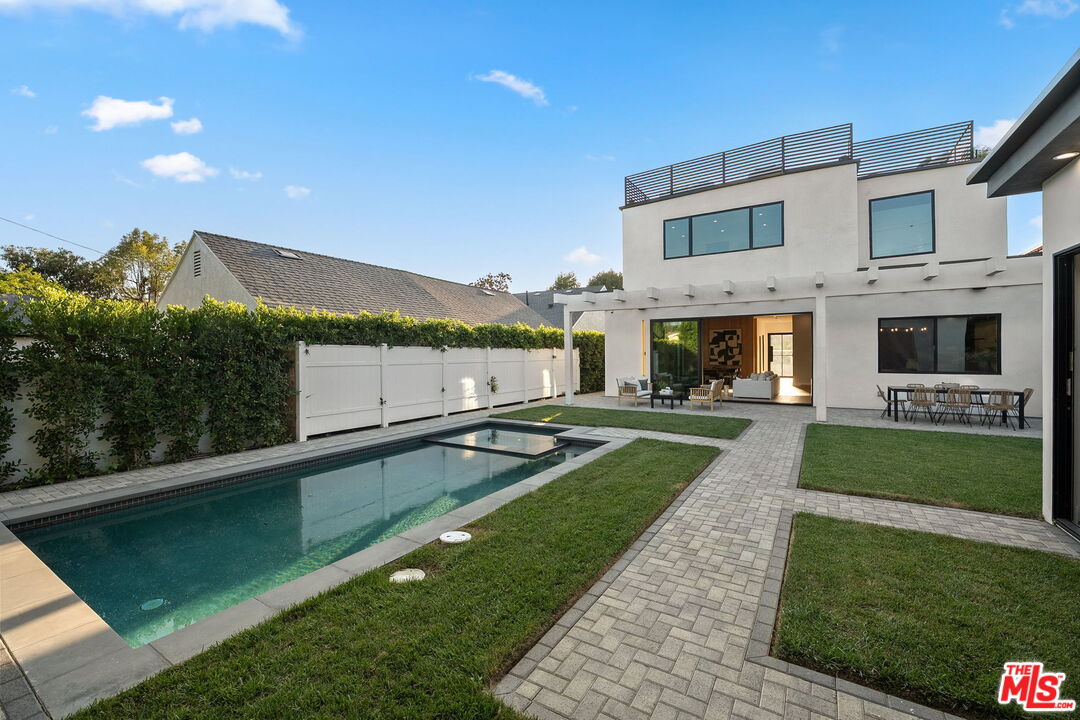 4532 Calhoun Ave