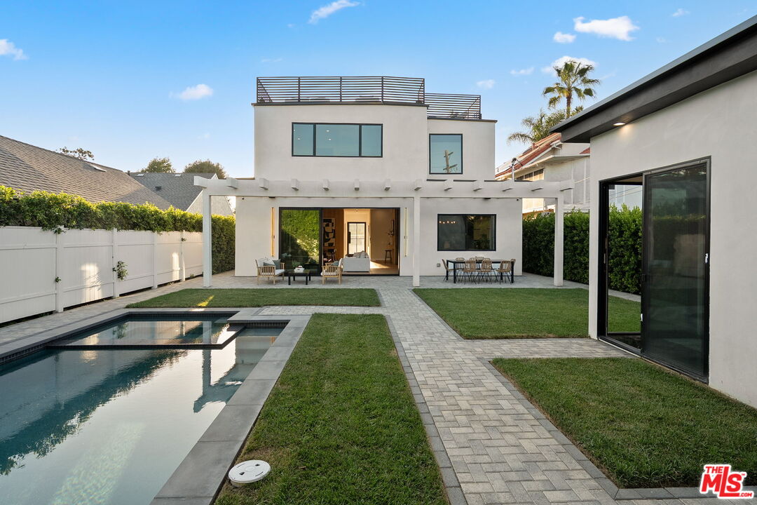 4532 Calhoun Ave