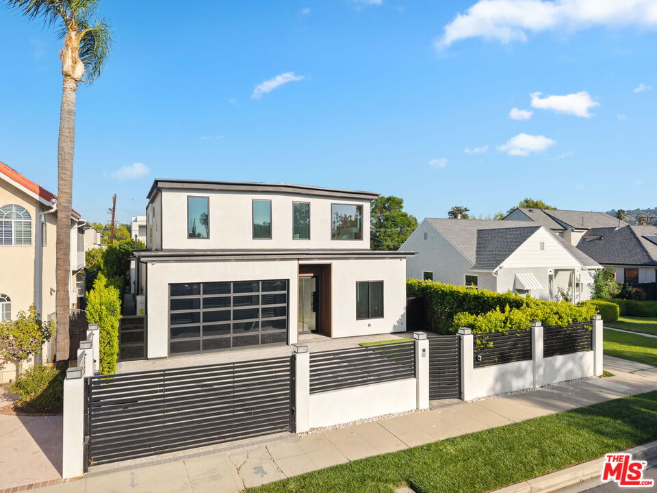 4532 Calhoun Ave