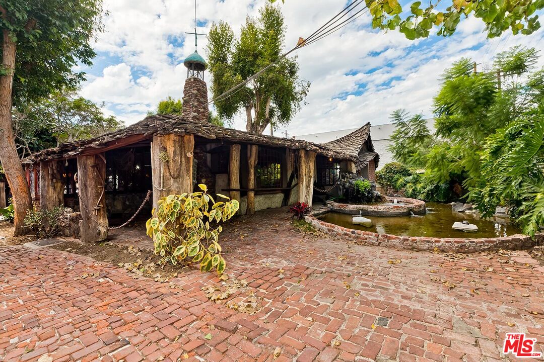 3819 Dunn Dr