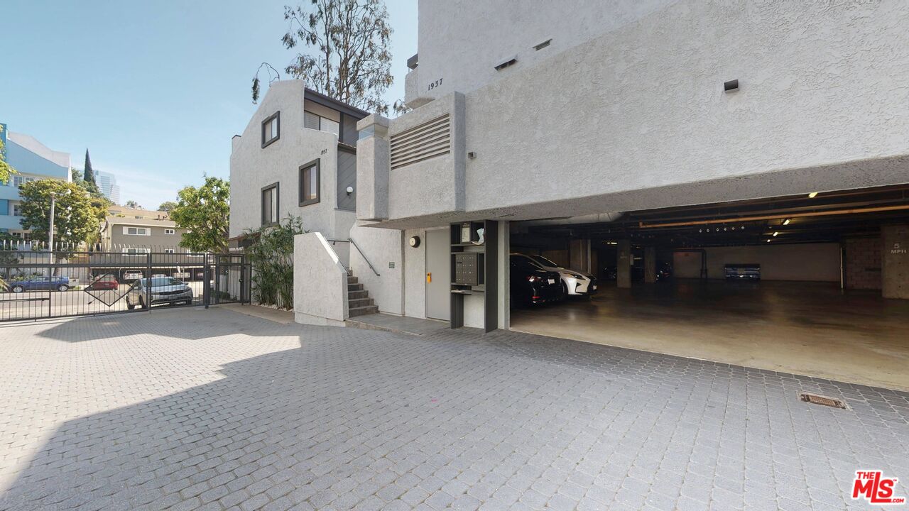 1937 S Beverly Glen Blvd Unit: 46