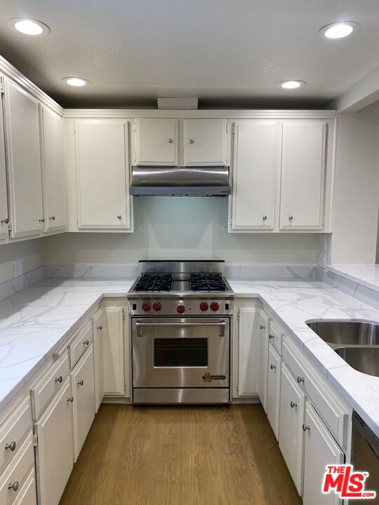 1937 S Beverly Glen Blvd Unit: 46
