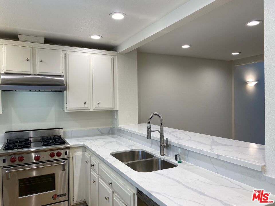 1937 S Beverly Glen Blvd Unit: 46