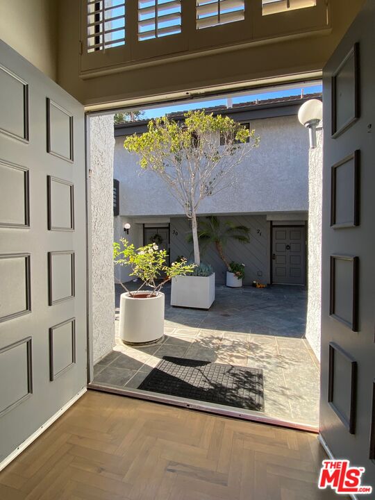 1937 S Beverly Glen Blvd Unit: 46