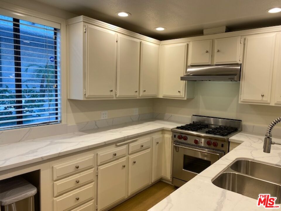 1937 S Beverly Glen Blvd Unit: 46