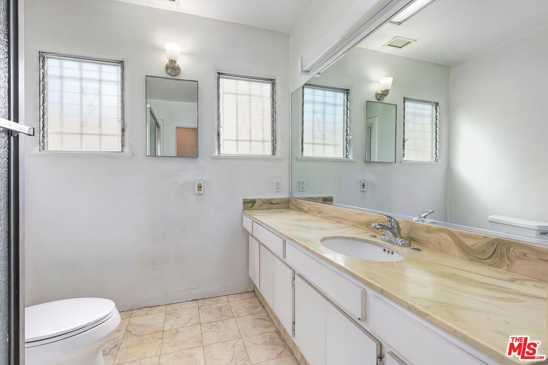 155 N Le Doux Rd