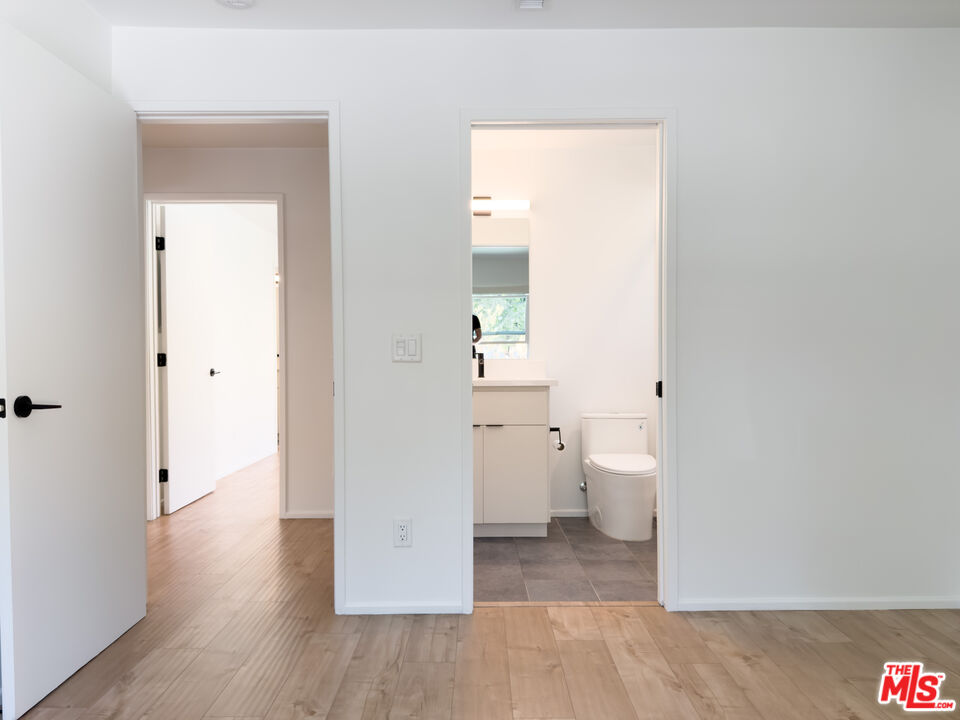 843 N La Fayette Park Pl