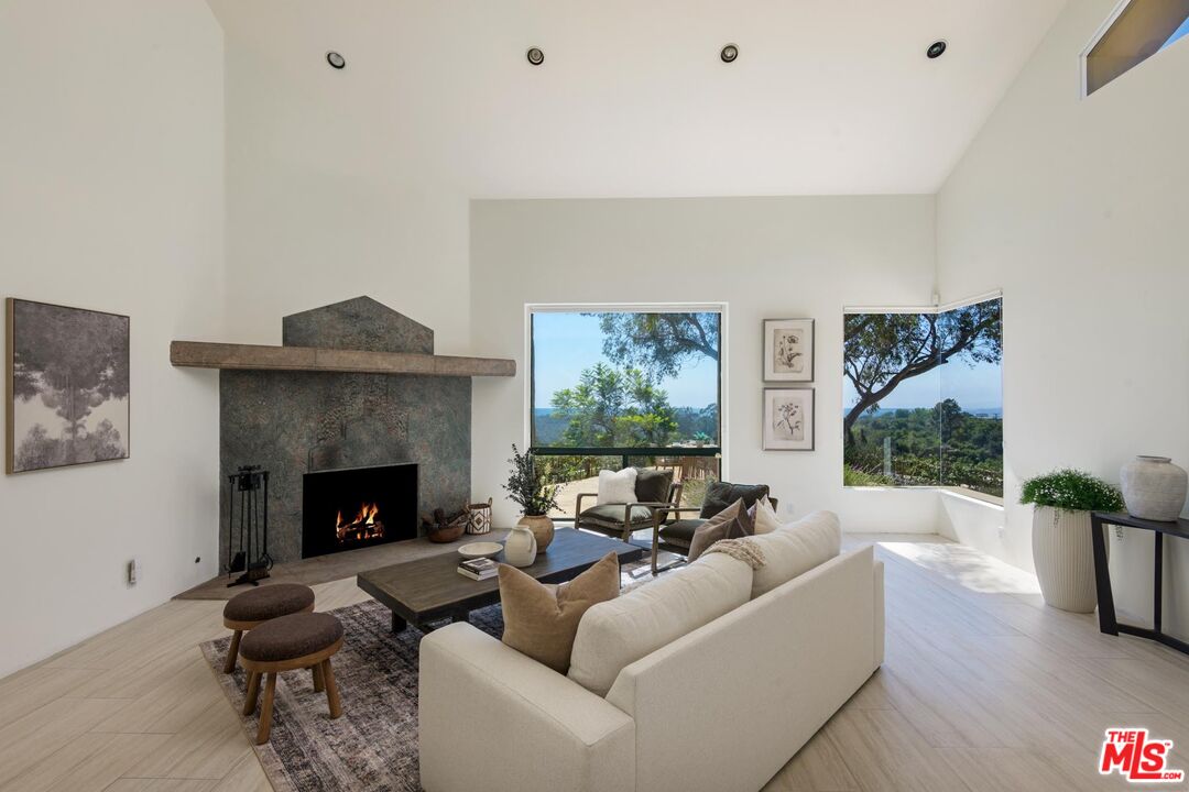 2891 Hidden Valley Ln