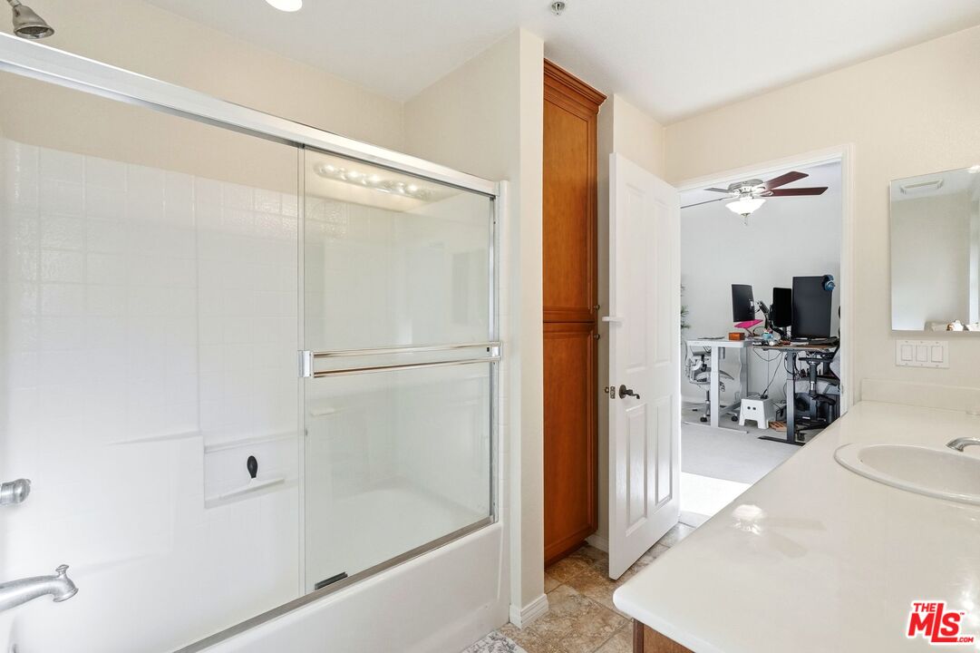6020 Seabluff Dr Unit: 433