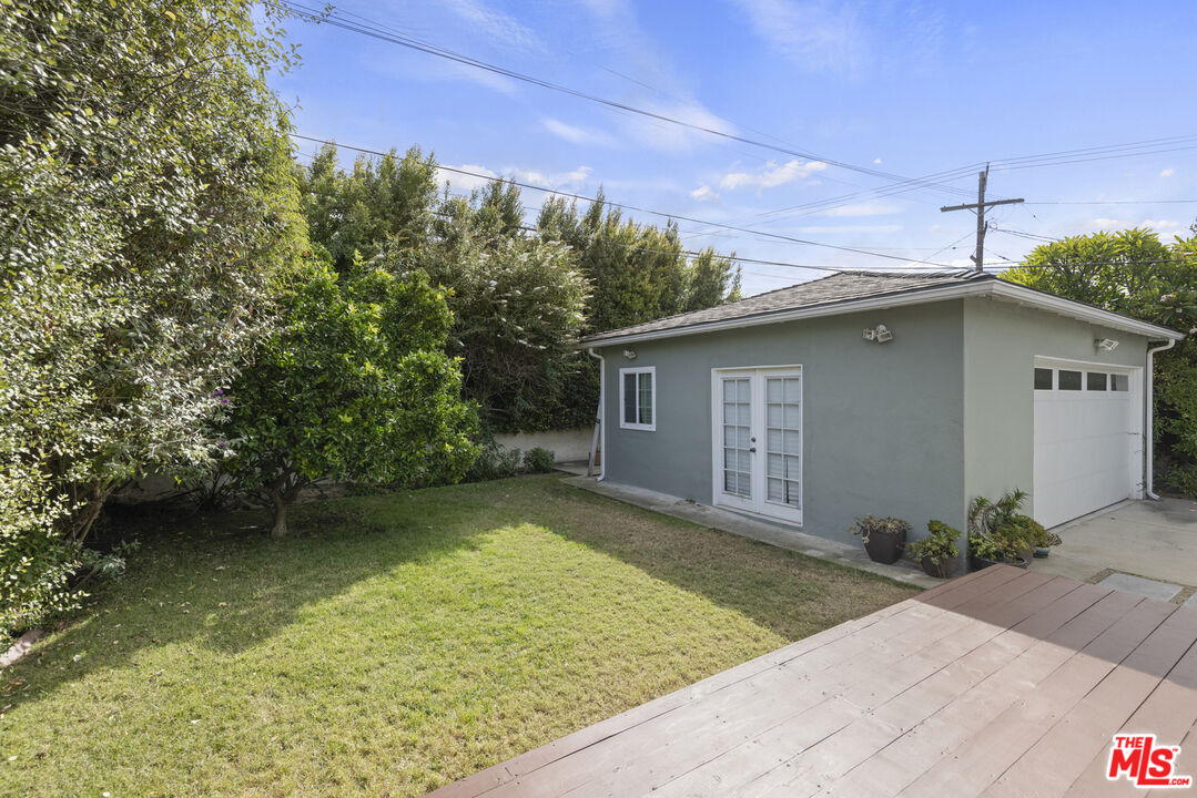 1772 S Orange Grove AVE