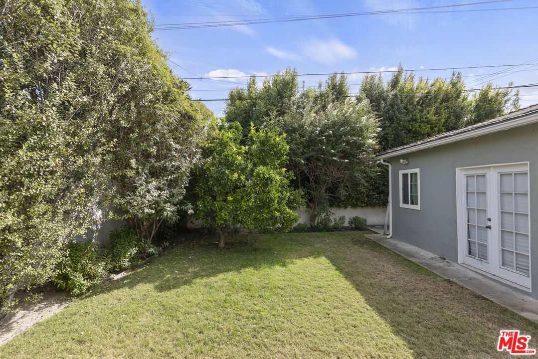 1772 S Orange Grove AVE
