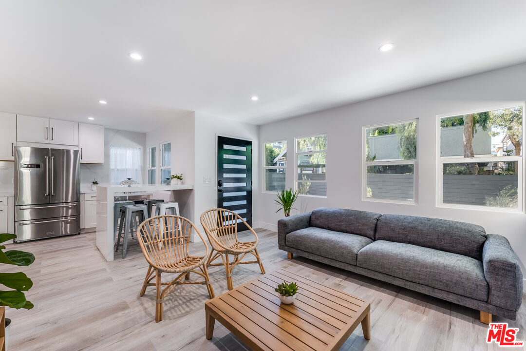 24 20th Ave