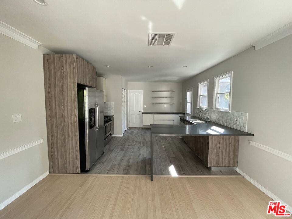 437 Shirley PL Unit: D