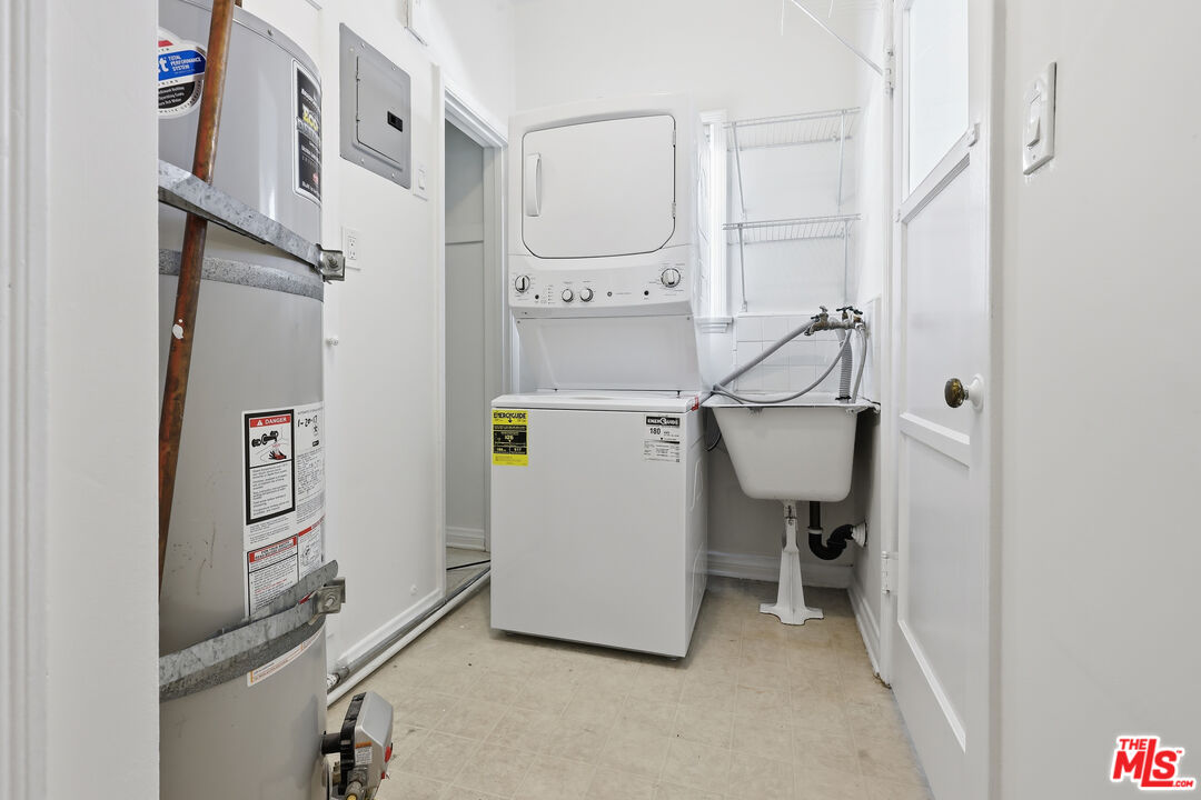 111 N Harper Ave Unit: 1/2