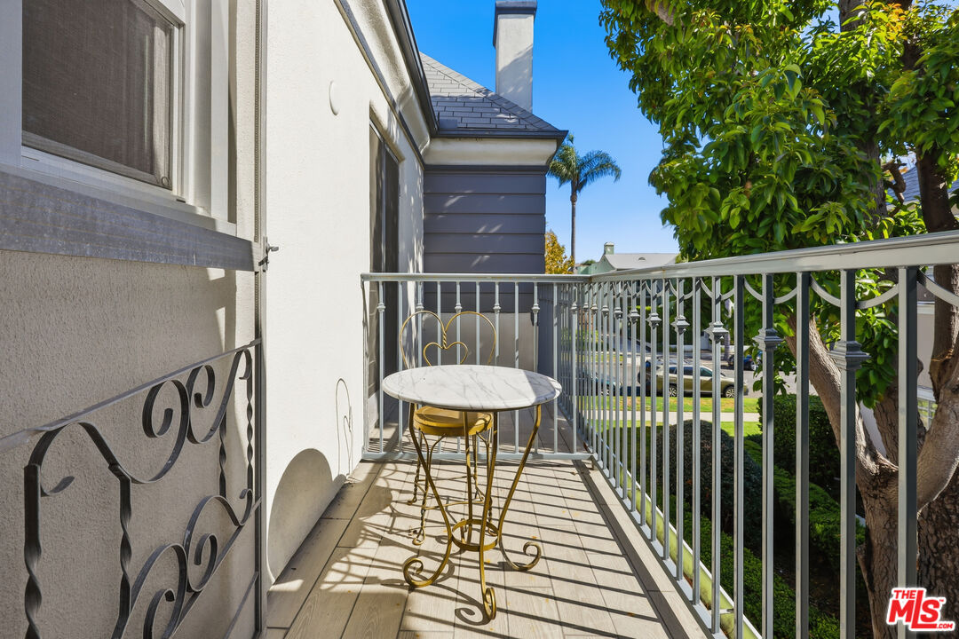 111 N Harper Ave Unit: 1/2