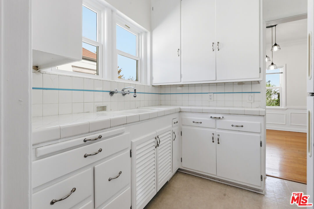 111 N Harper Ave Unit: 1/2