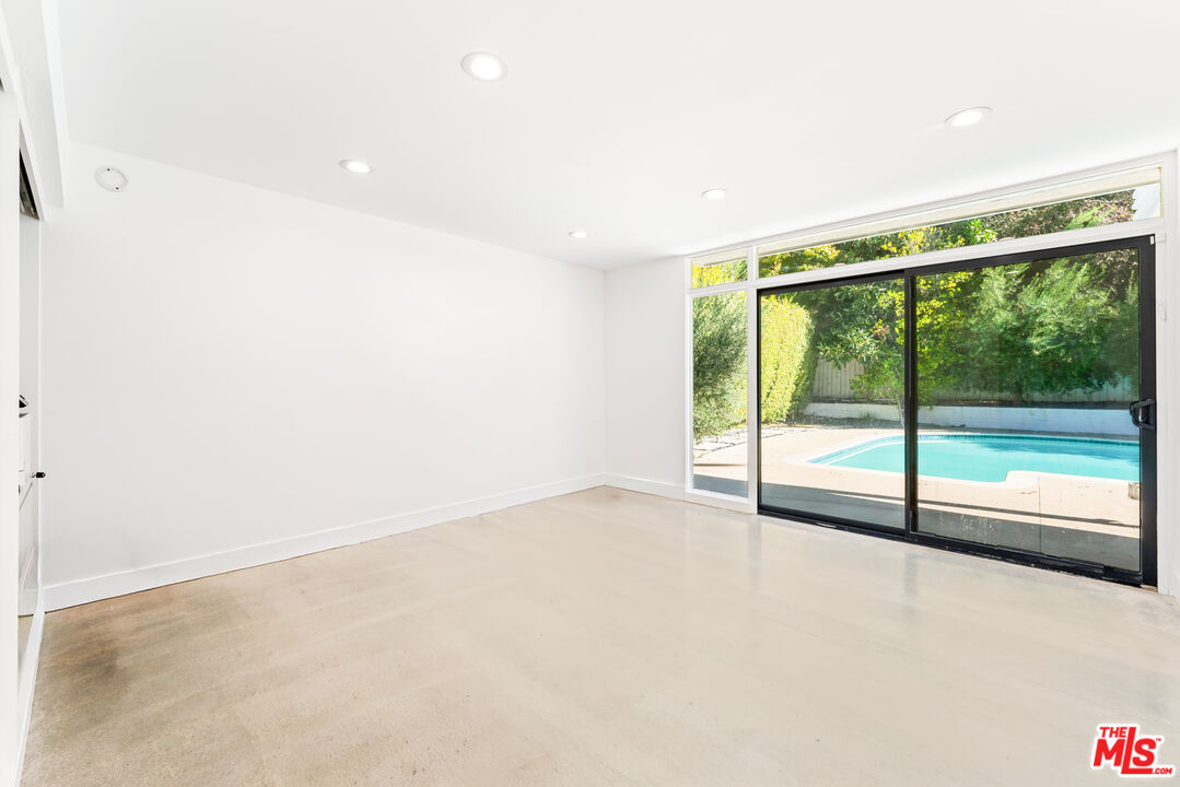 3744 Cody Rd