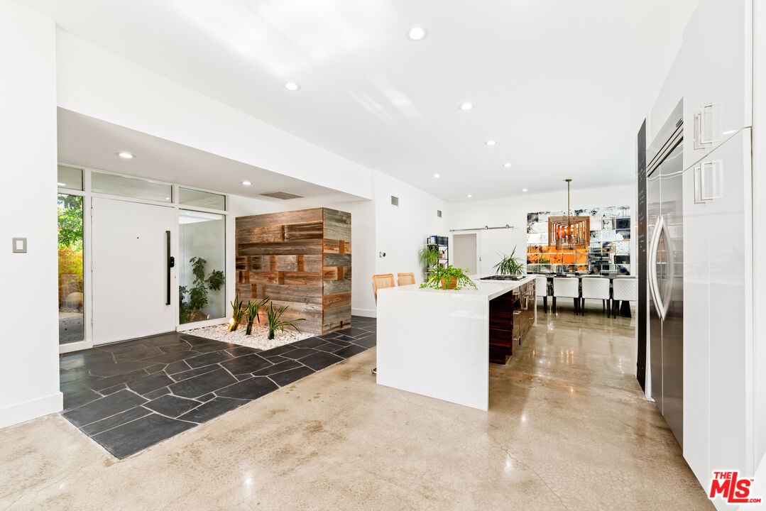 3744 Cody Rd