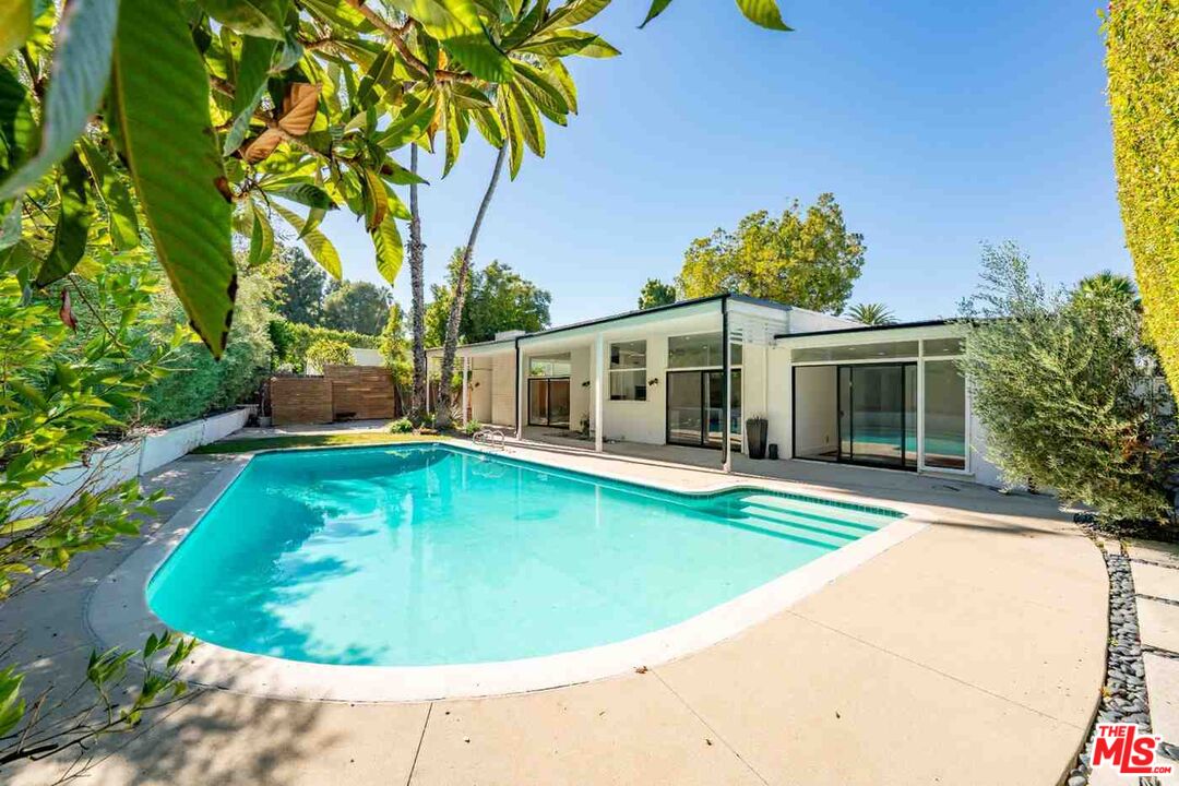 3744 Cody Rd
