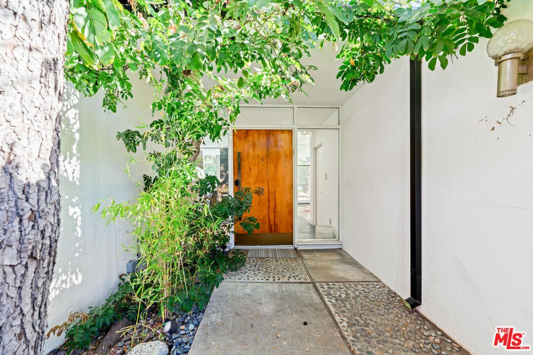 3744 Cody Rd