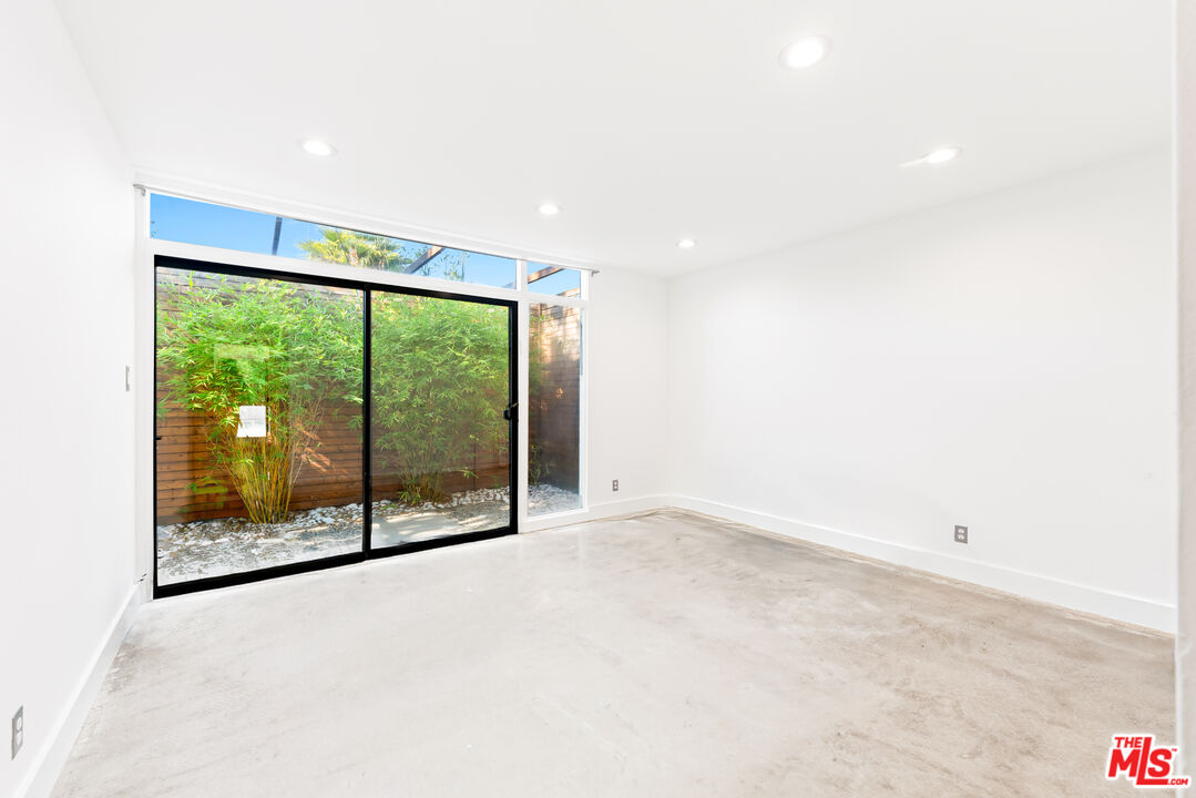 3744 Cody Rd