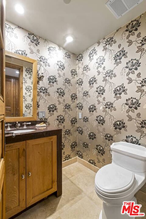 300 N Swall Dr Unit: 305