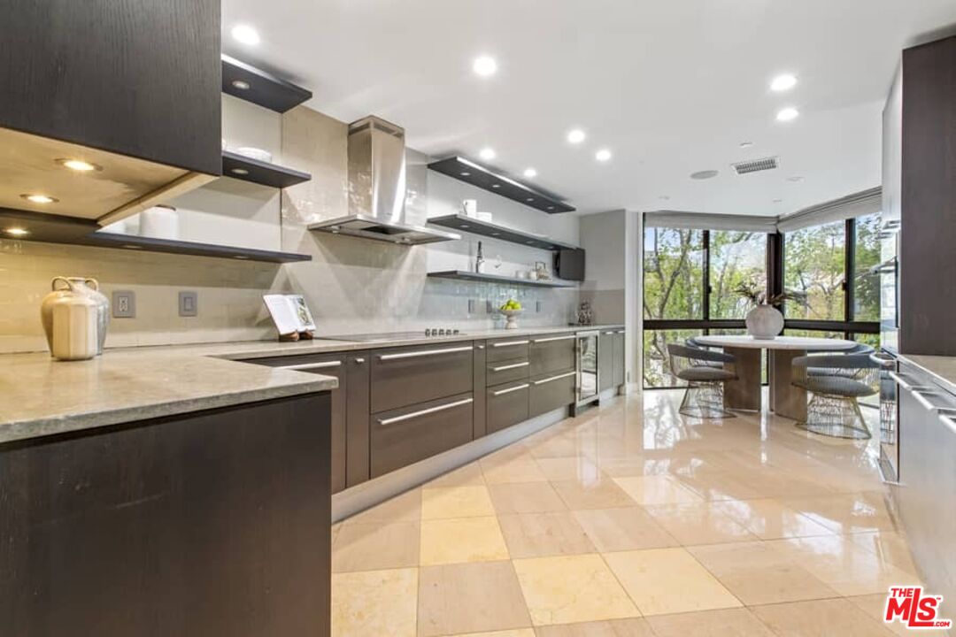 300 N Swall Dr Unit: 305