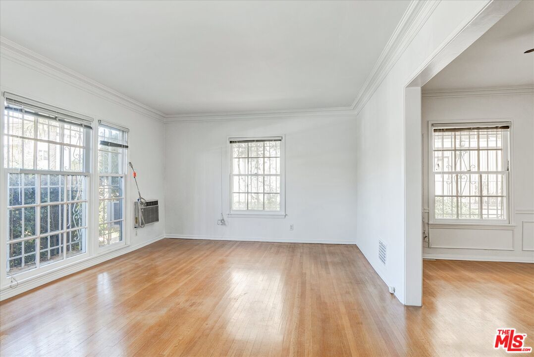 142 N Hamilton Dr Unit: Unit A