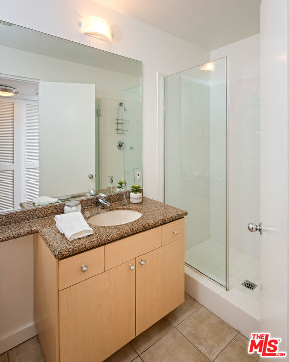 330 S Barrington Ave Unit: 307