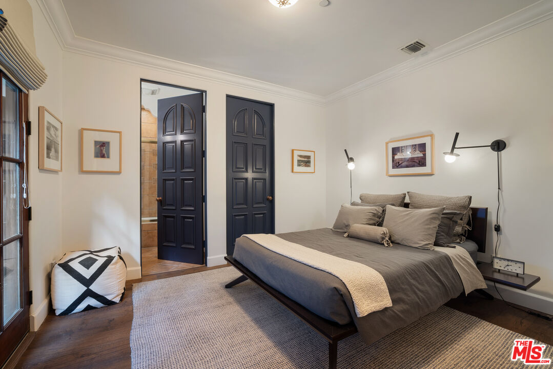 1925 Curson Pl