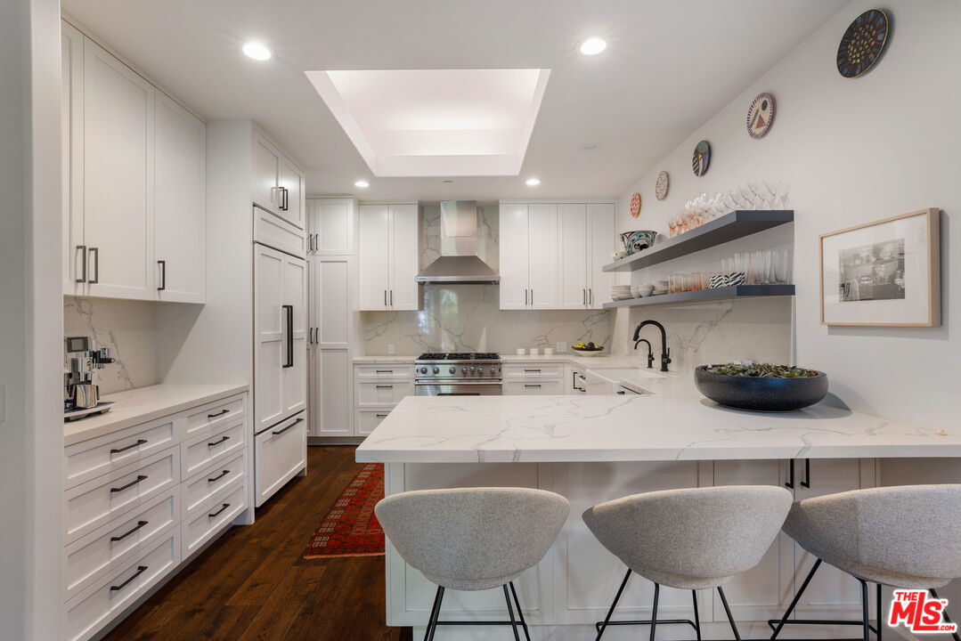 1925 Curson Pl