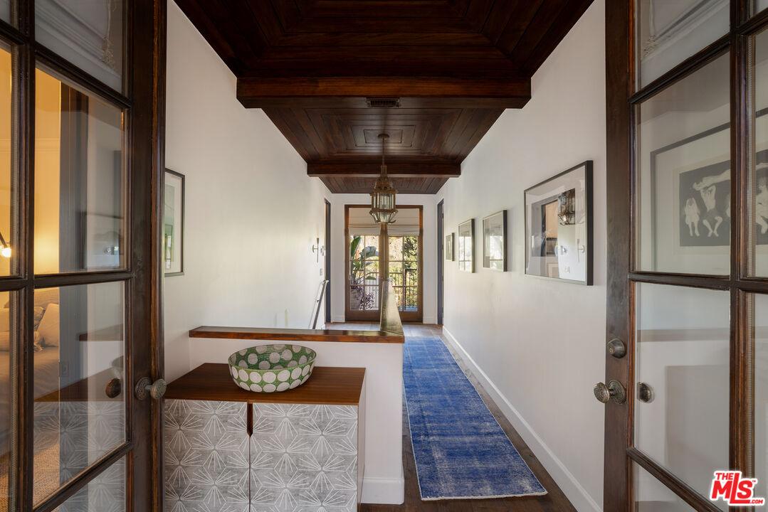 1925 Curson Pl