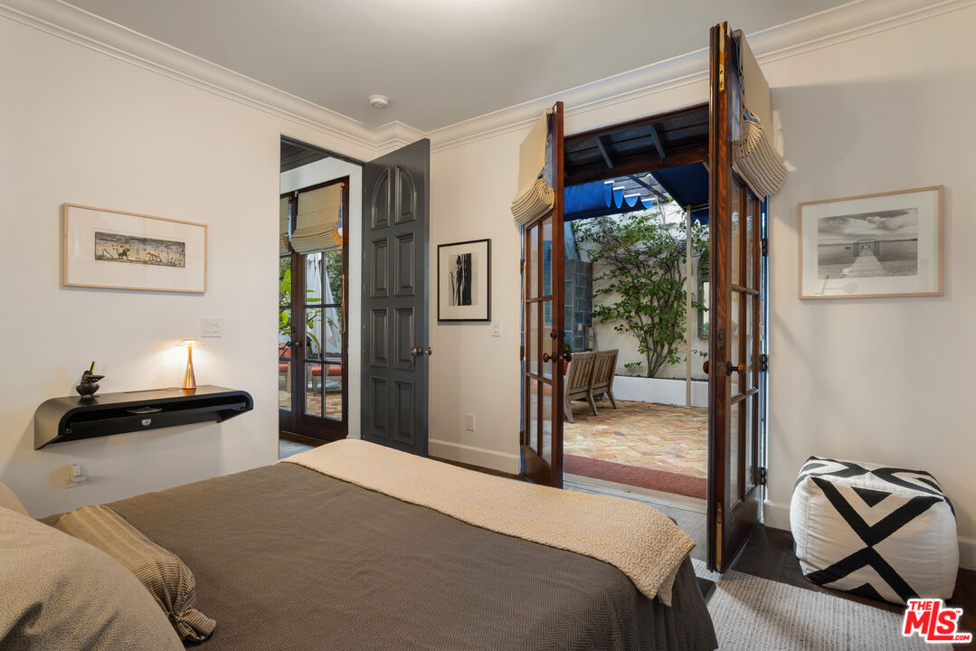 1925 Curson Pl