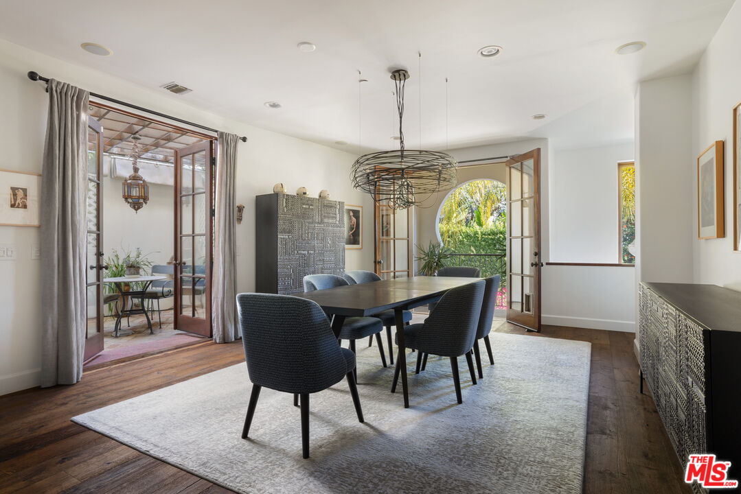 1925 Curson Pl
